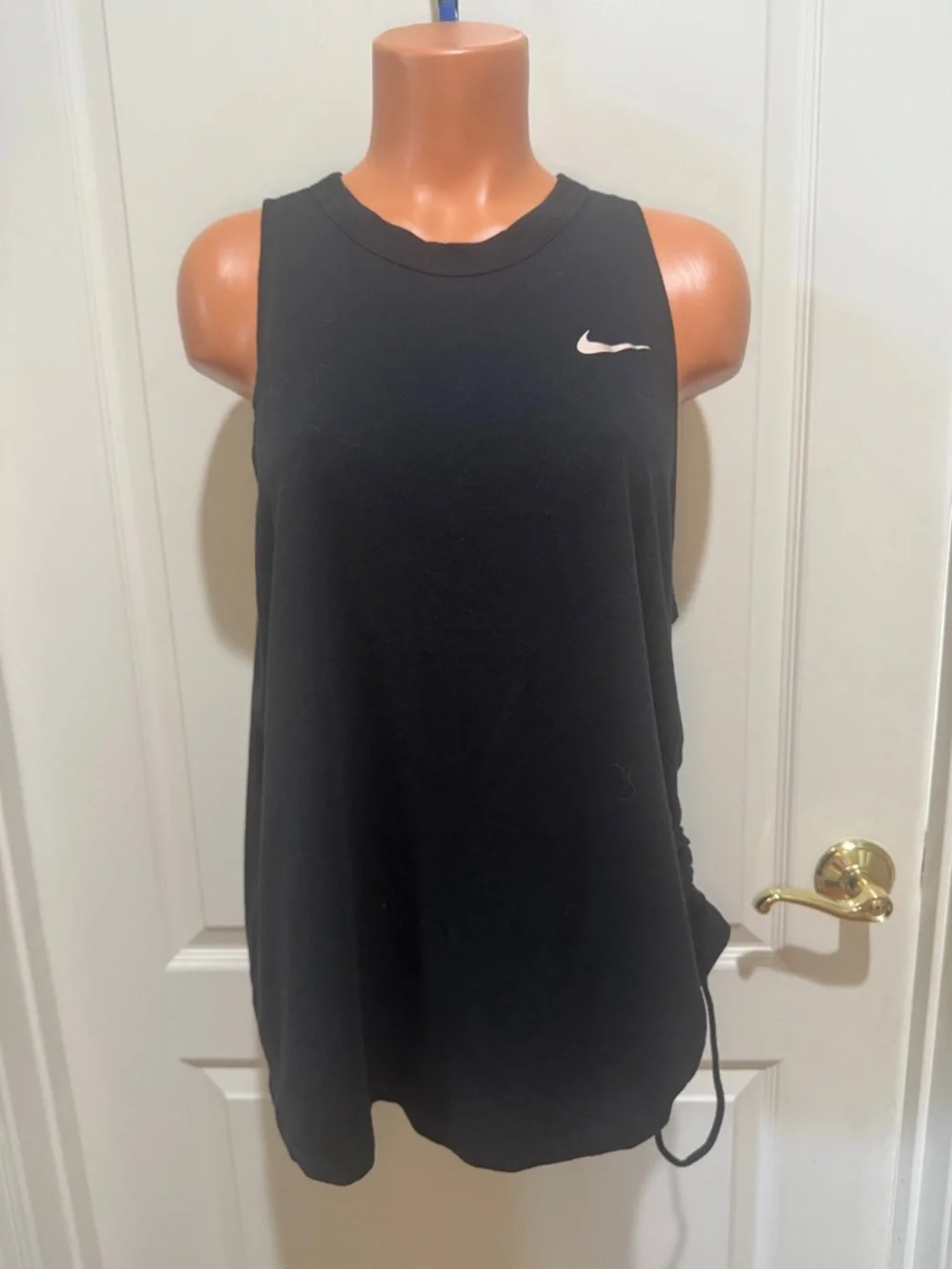 NIKE Black Cut In Shoulder Key Hole Back Asymmetric Tank Top XL $40 EUC KL